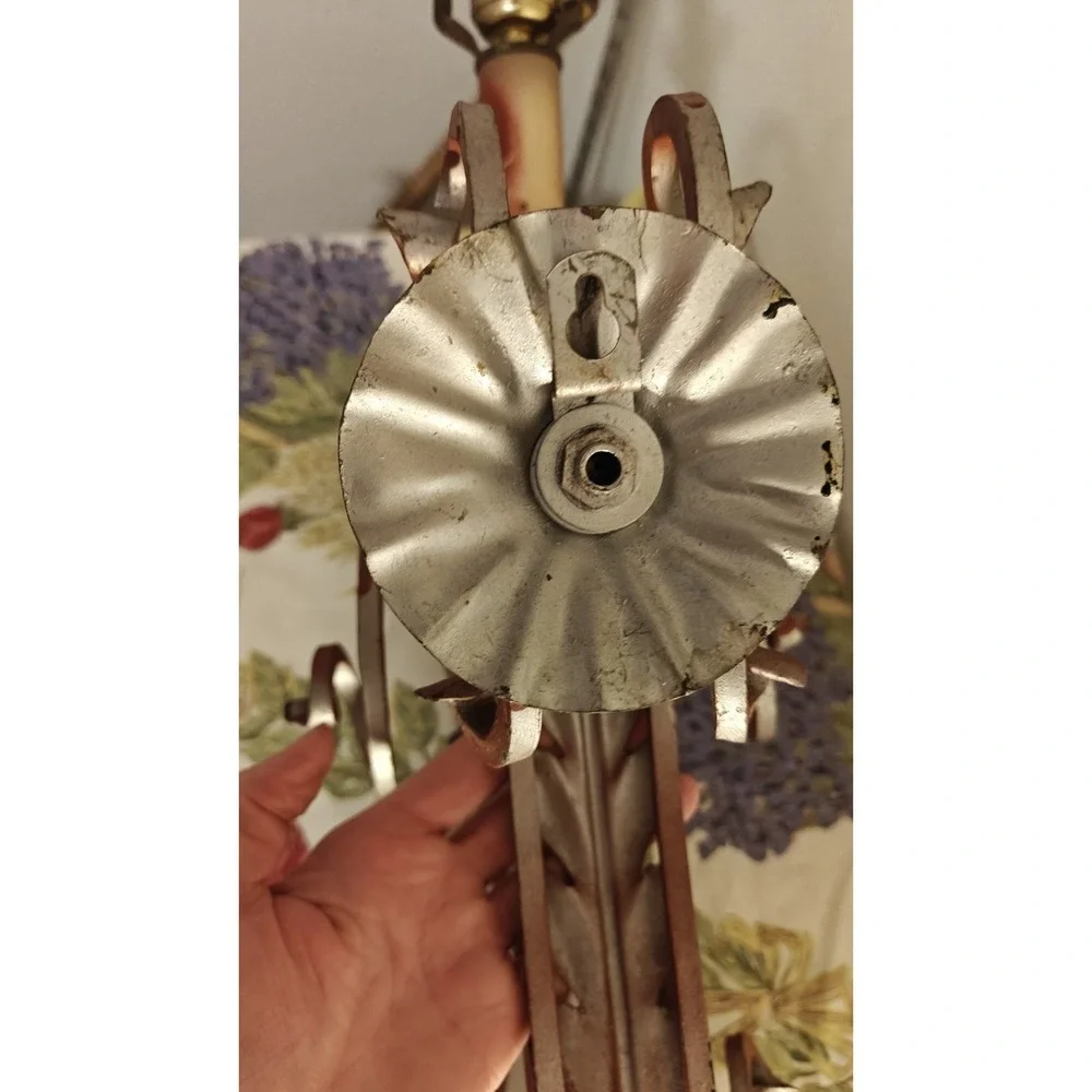 Vintage 50s MCM Art Nouveau Metal Ornate Electric Sconce Lamp Works
